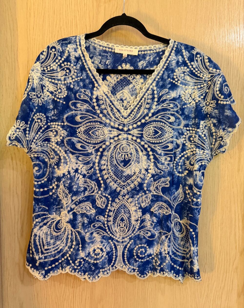 Solitaire Blue Tie Dye Embroidered Boho Top Size Large